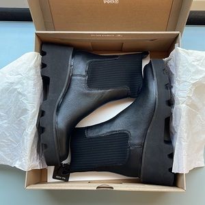 NWT - Dolce Vita “Hoven H2O” Black Leather Boot